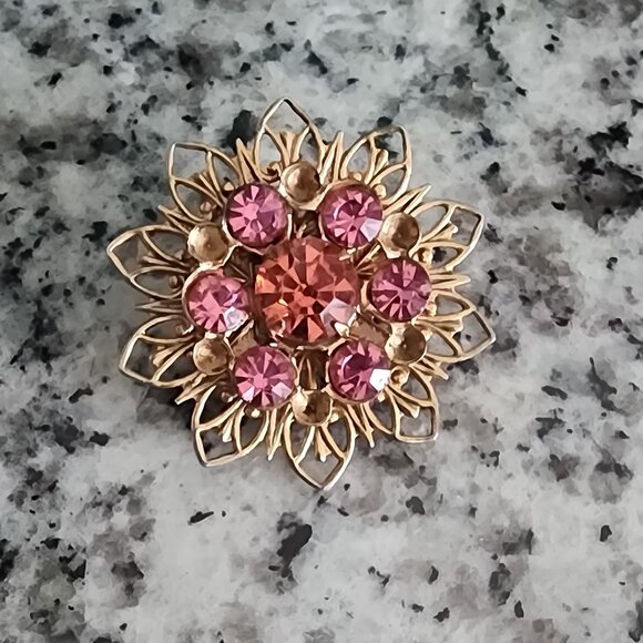 Vintage Pin Brooch w/ Pink Rhinestones-Gold-tone Flower with deep Pink Gemstones - Picture 5 of 11
